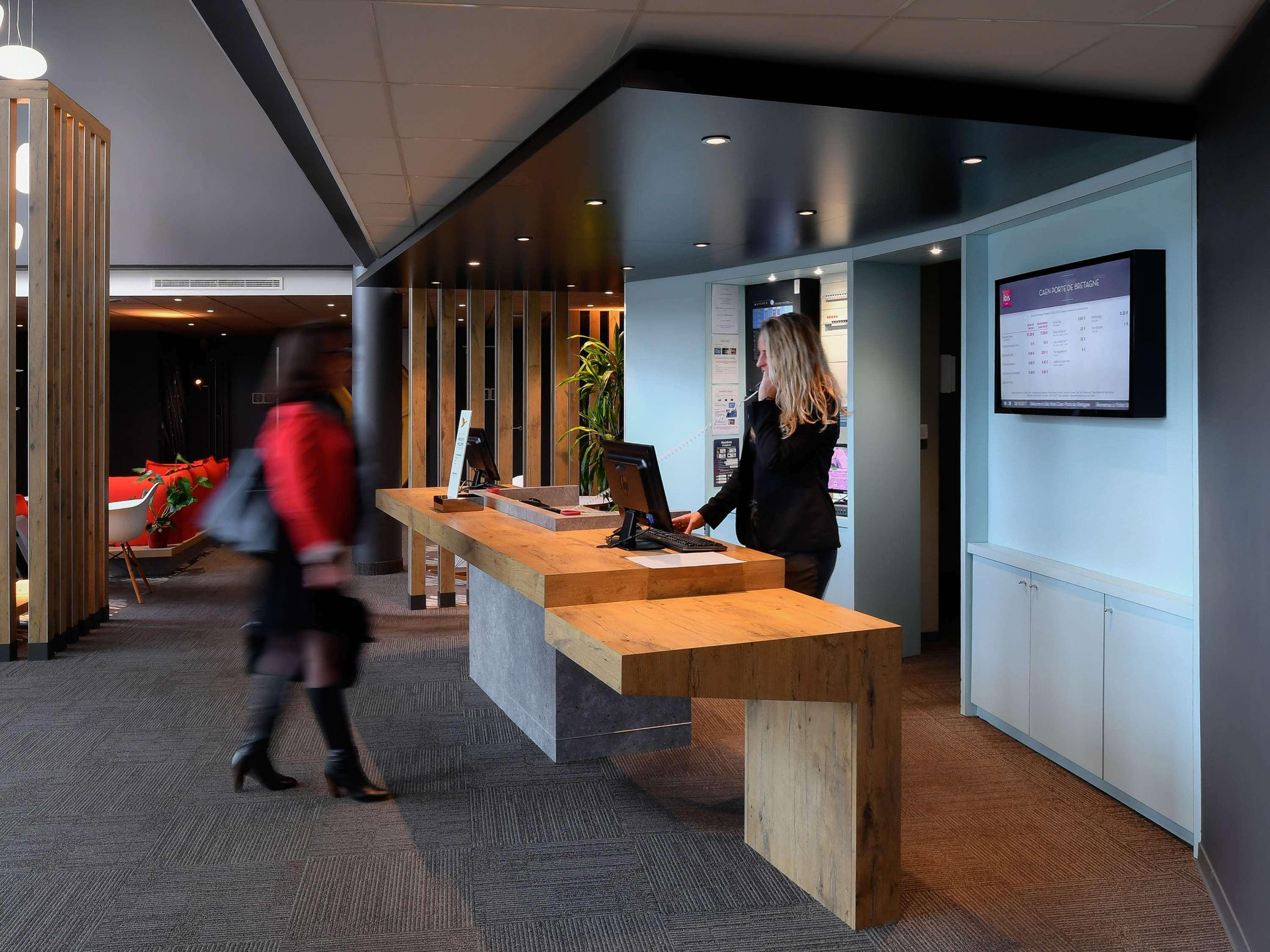 Ibis Budget Caen Porte De Bretagne Bretteville-sur-Odon Eksteriør bilde