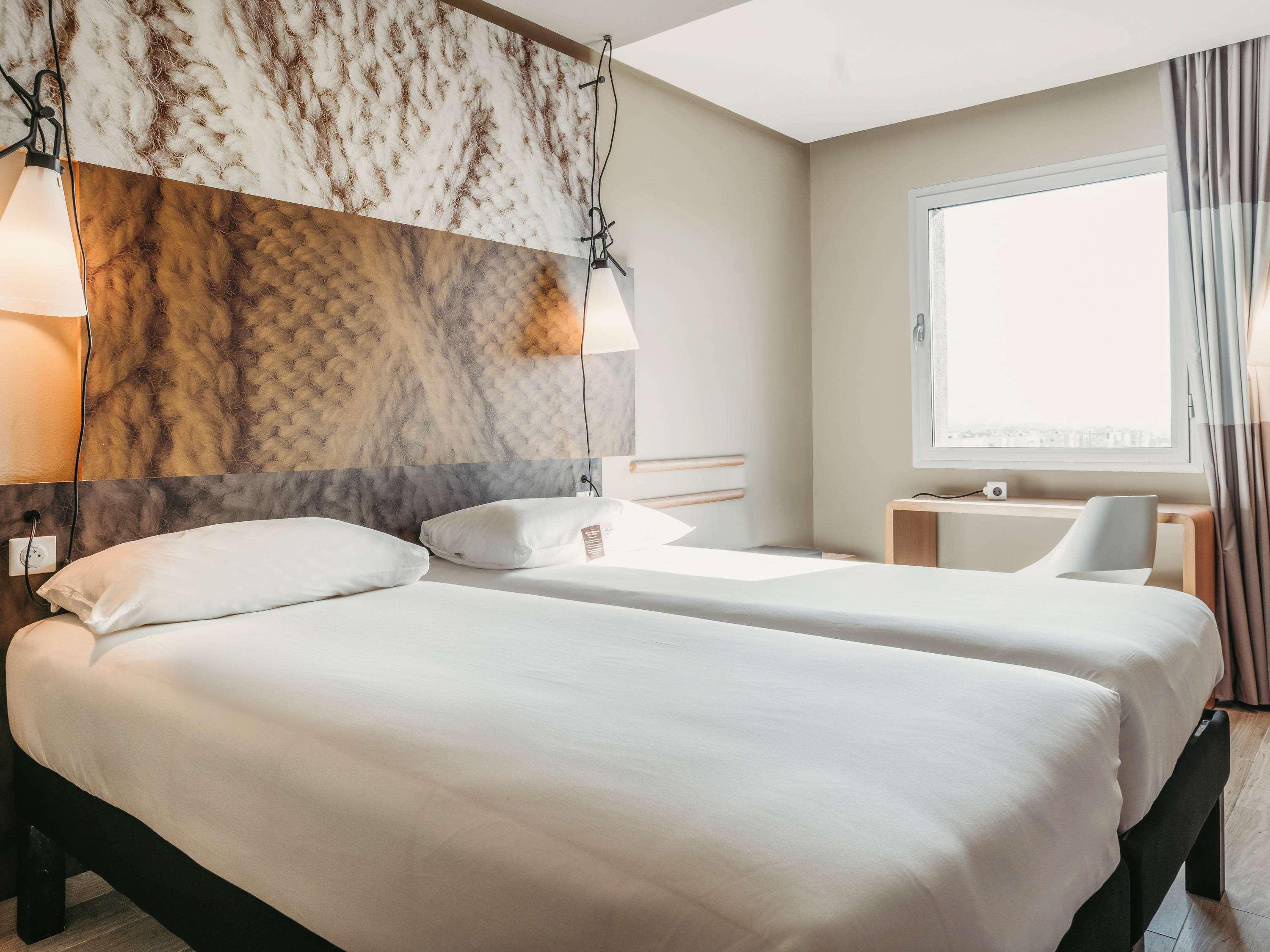 Ibis Budget Caen Porte De Bretagne Bretteville-sur-Odon Eksteriør bilde
