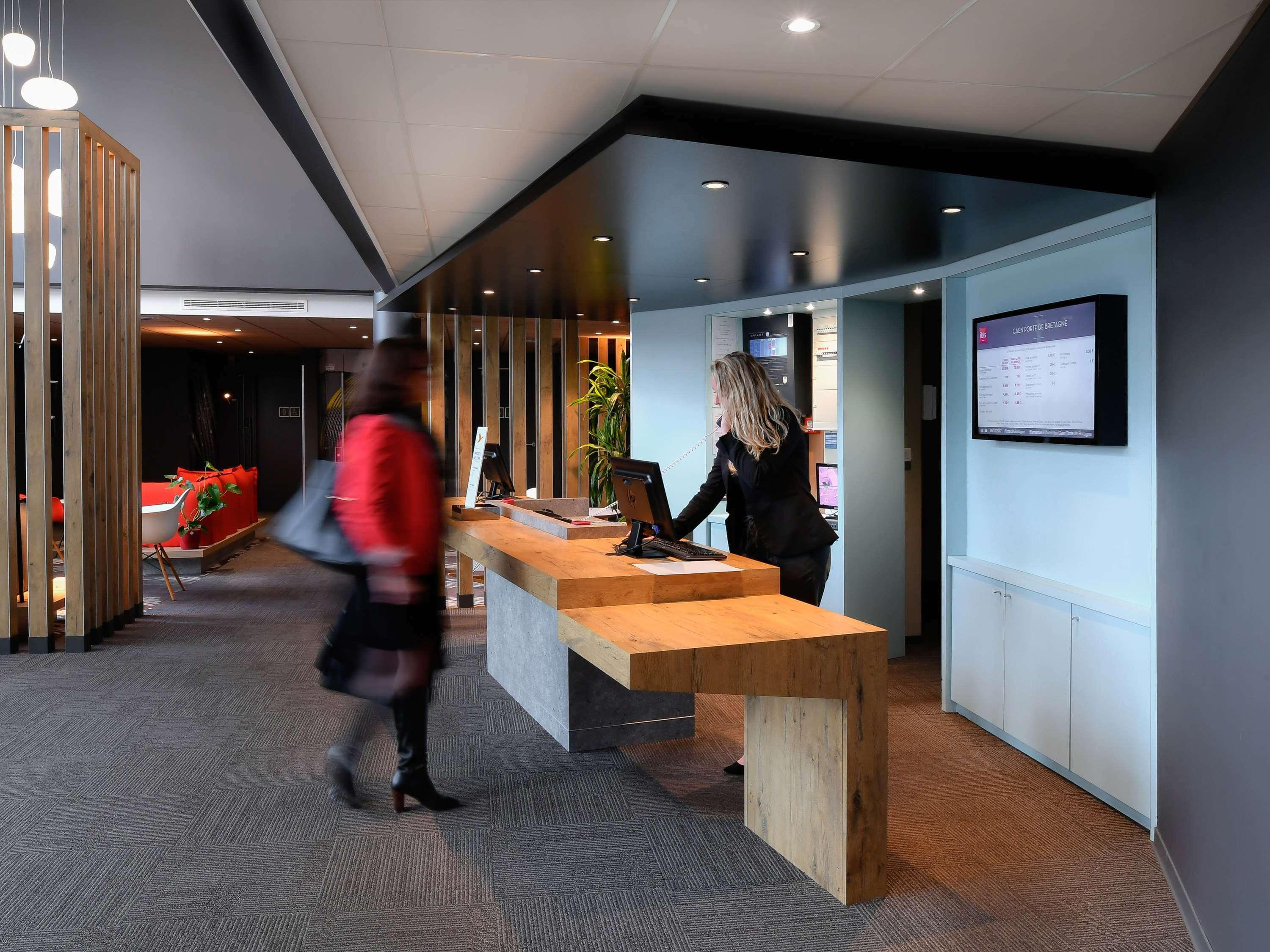 Ibis Budget Caen Porte De Bretagne Bretteville-sur-Odon Eksteriør bilde