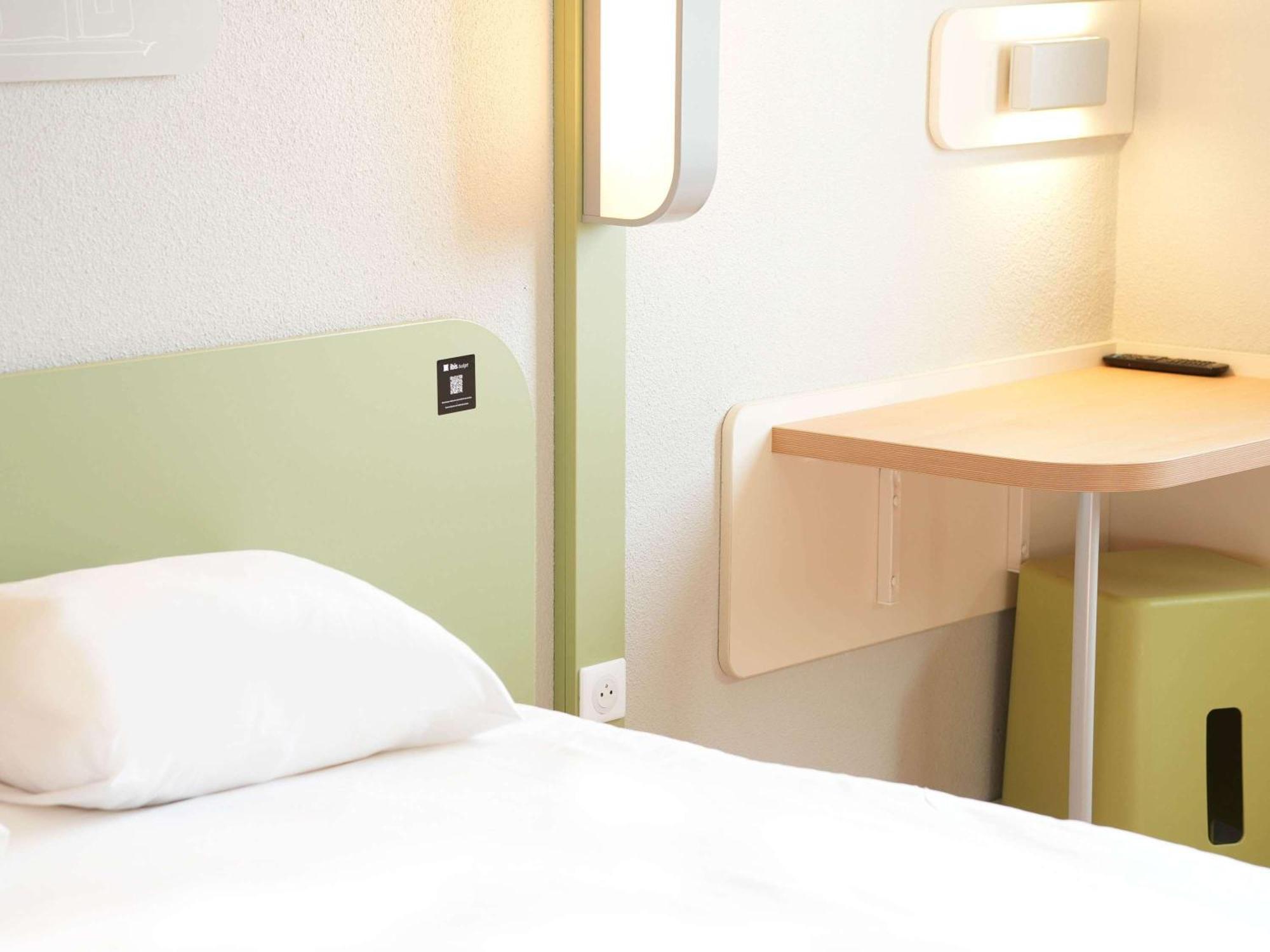 Ibis Budget Caen Porte De Bretagne Bretteville-sur-Odon Eksteriør bilde
