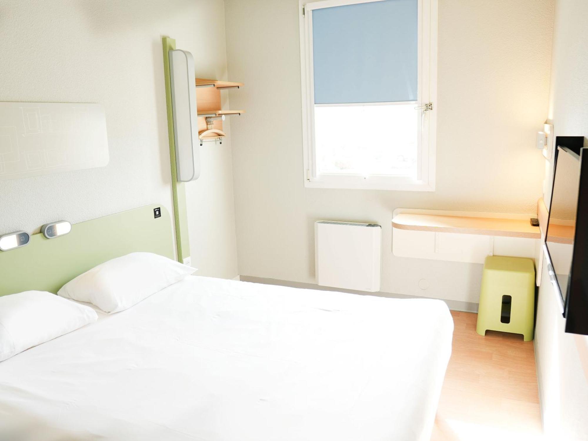 Ibis Budget Caen Porte De Bretagne Bretteville-sur-Odon Eksteriør bilde
