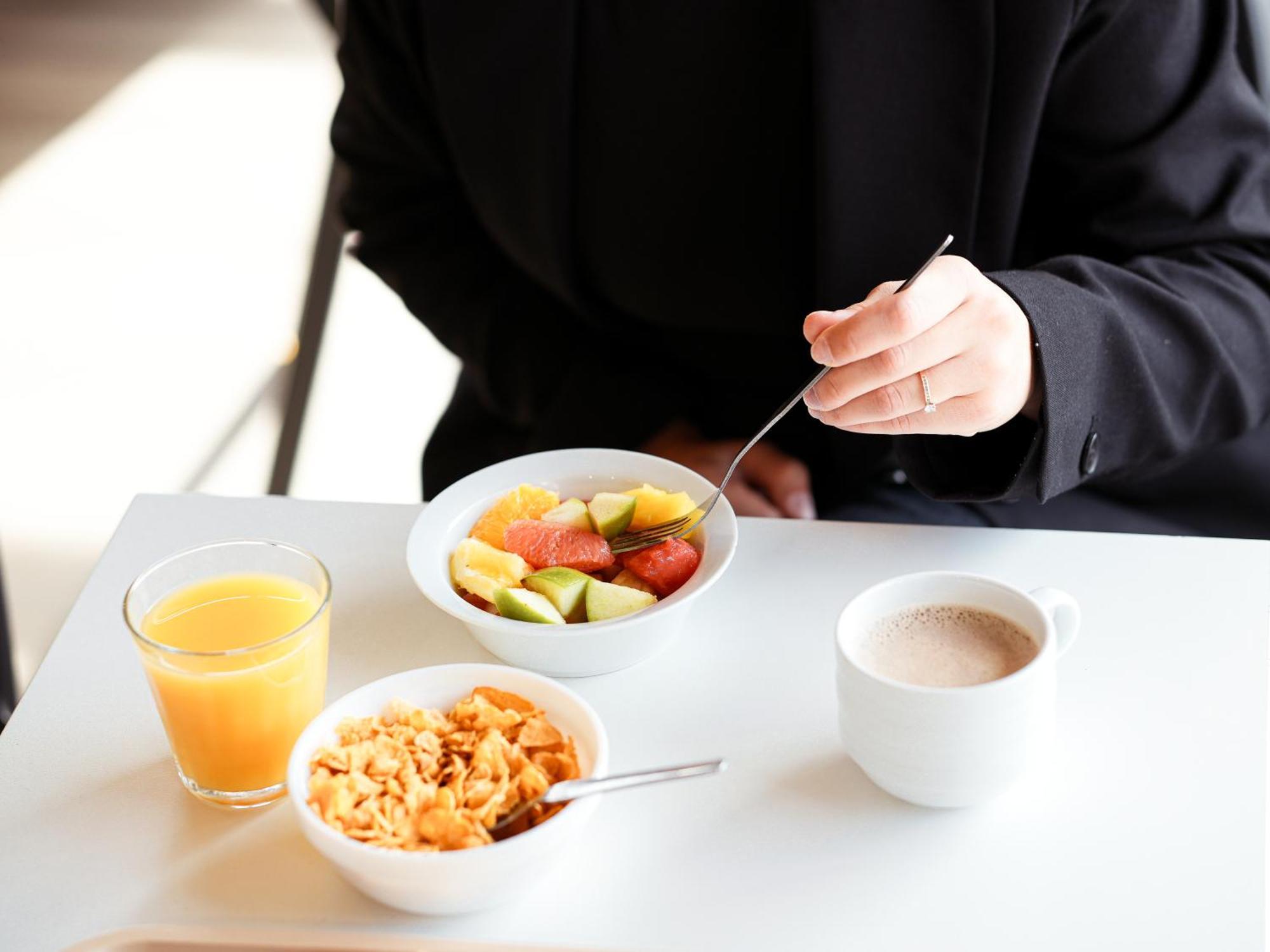 Ibis Budget Caen Porte De Bretagne Bretteville-sur-Odon Eksteriør bilde
