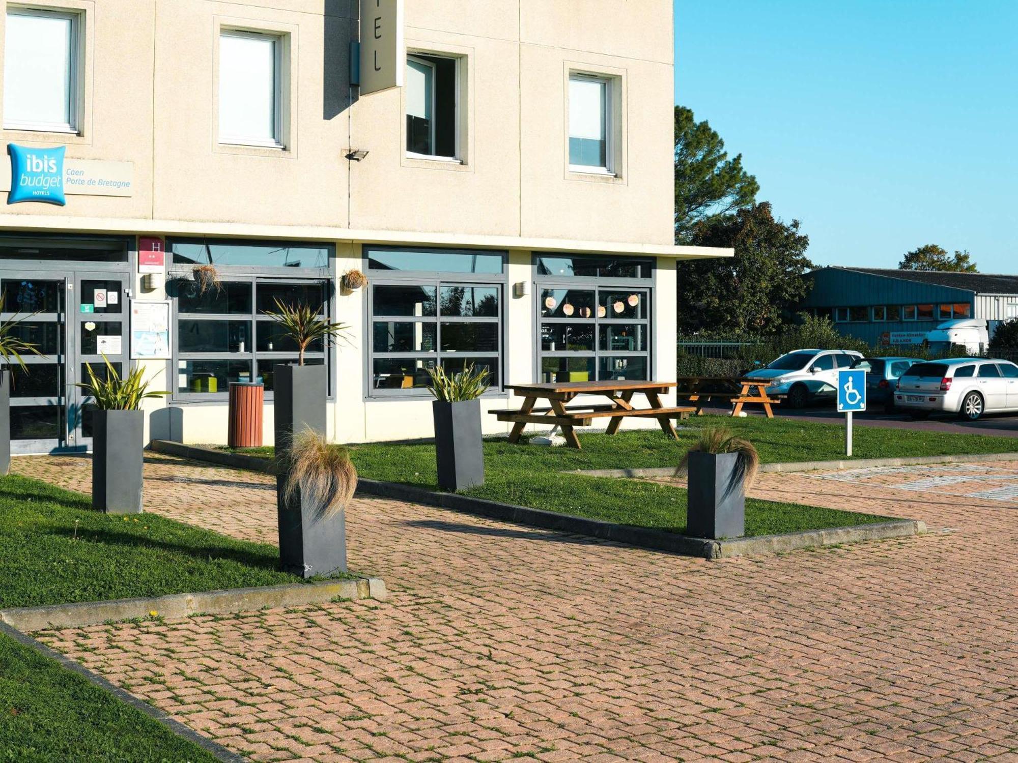 Ibis Budget Caen Porte De Bretagne Bretteville-sur-Odon Eksteriør bilde
