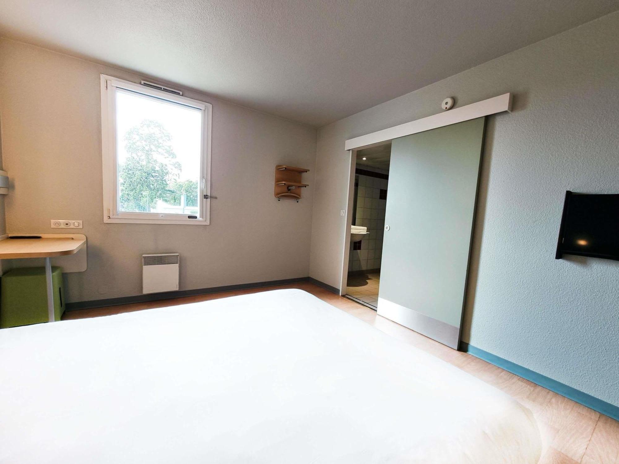 Ibis Budget Caen Porte De Bretagne Bretteville-sur-Odon Eksteriør bilde