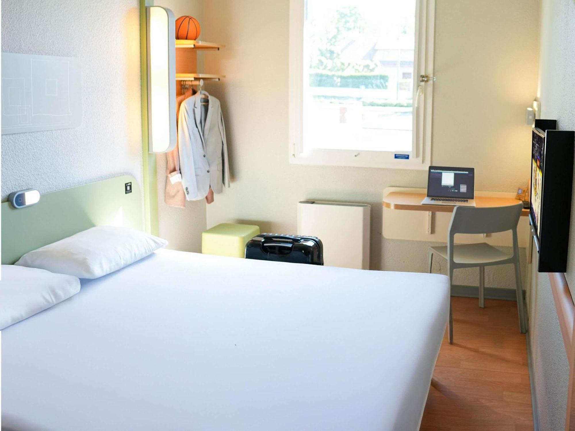 Ibis Budget Caen Porte De Bretagne Bretteville-sur-Odon Eksteriør bilde