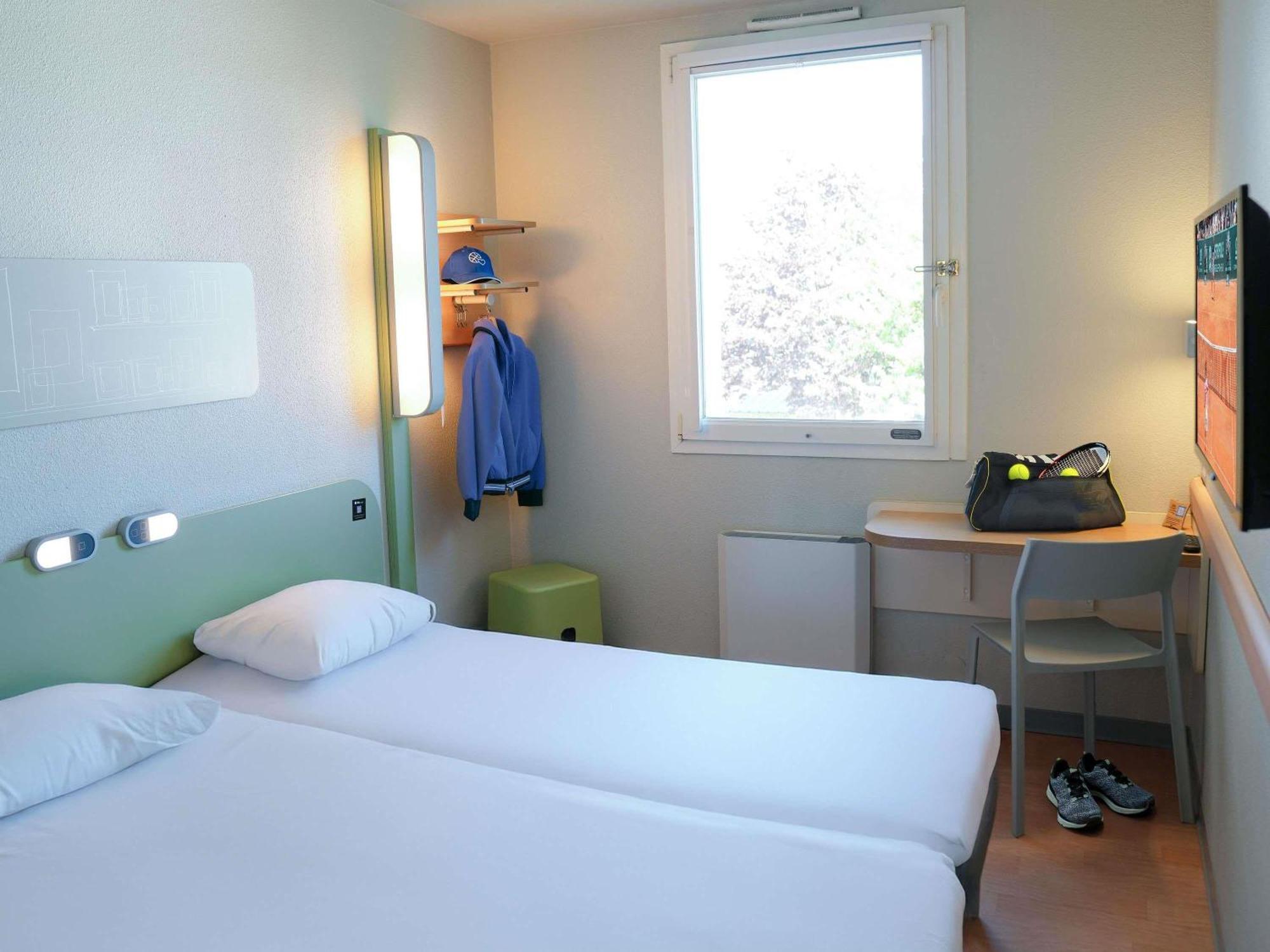 Ibis Budget Caen Porte De Bretagne Bretteville-sur-Odon Eksteriør bilde
