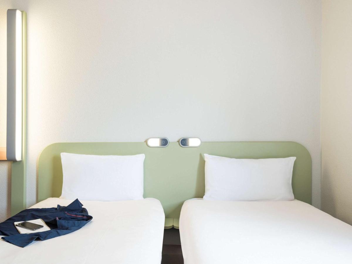 Ibis Budget Caen Porte De Bretagne Bretteville-sur-Odon Eksteriør bilde